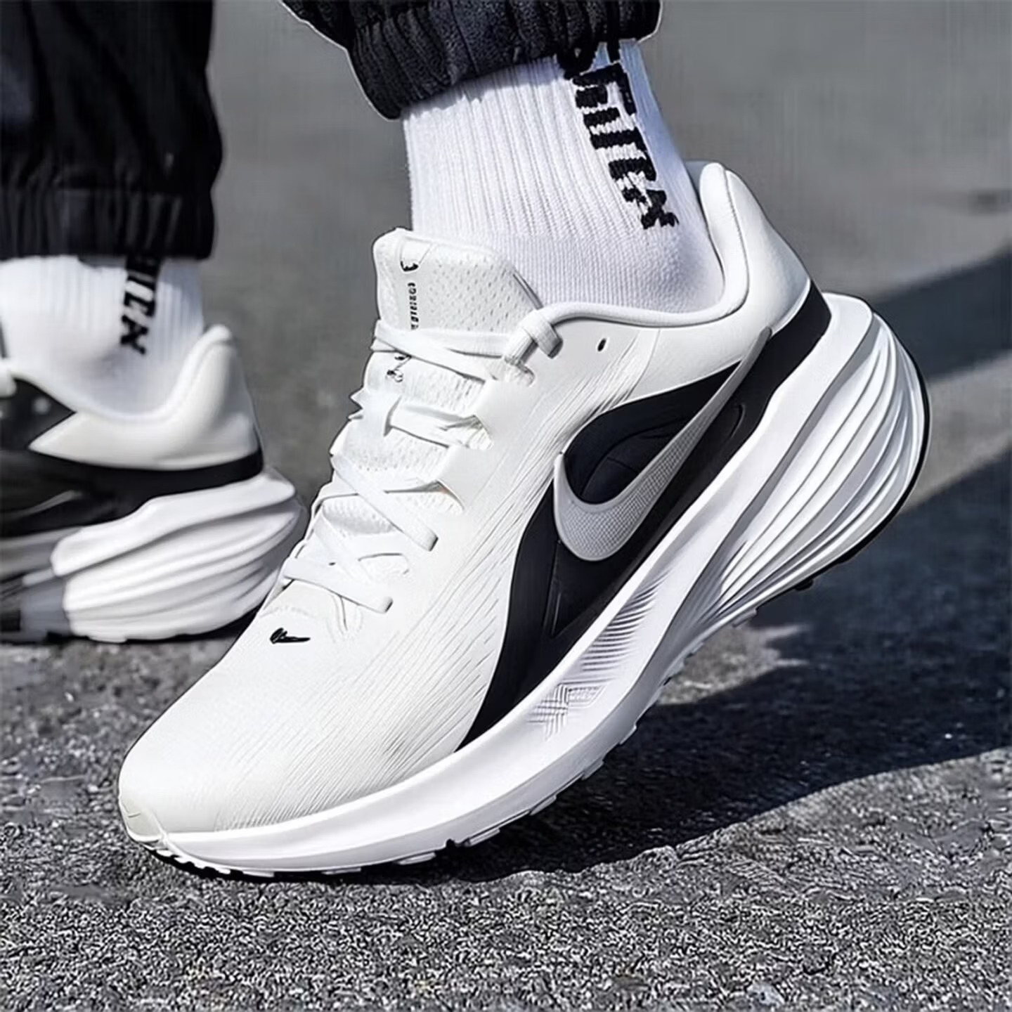Lightweight Road Running Shoes - NIKE DOWNSHIFTER 14 Men's Running Shoes
