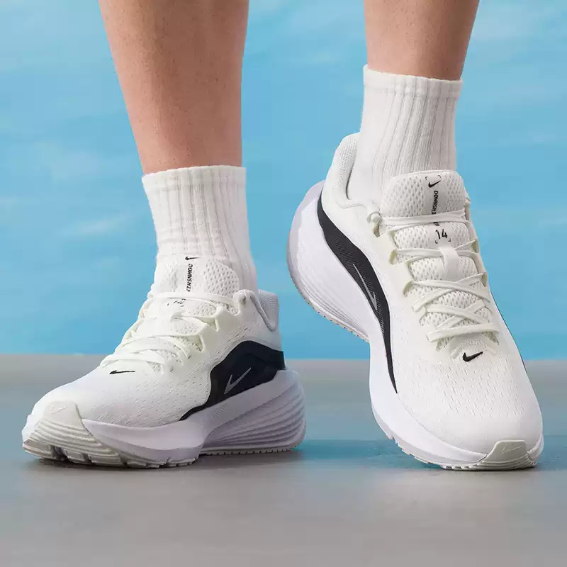 NIKE DOWNSHIFTER 14 Men's Runn - огляд і ціна Lightweight Road Running Shoes